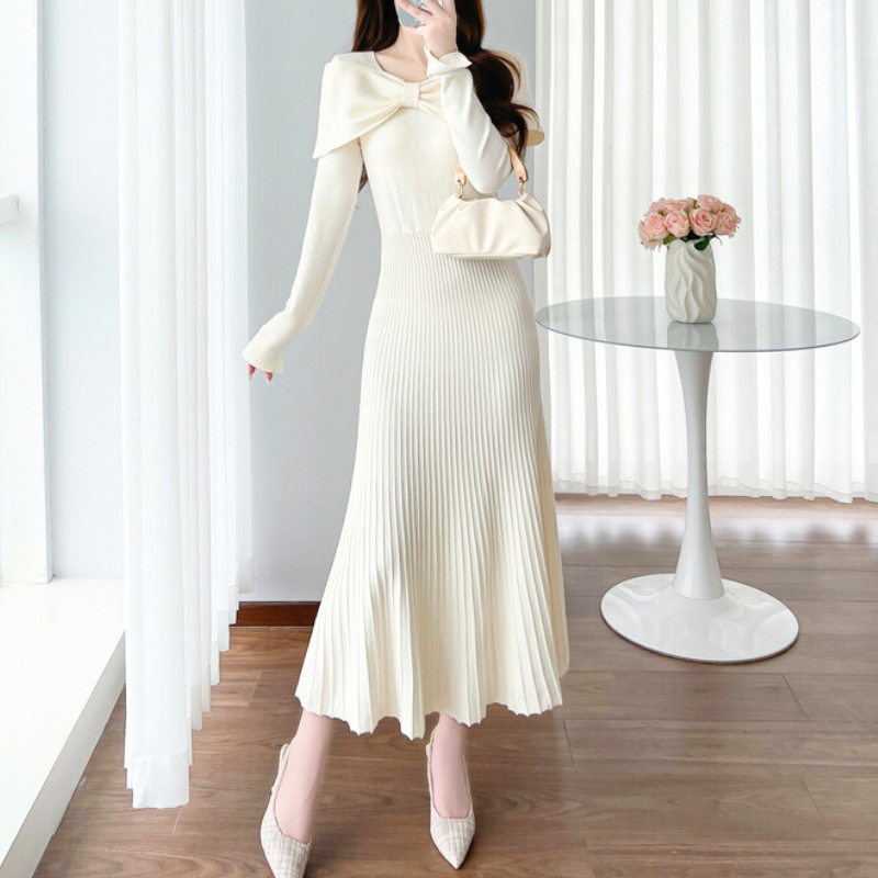 小物を合わせた上品な冬コーデ。デートにも女子会にもおすすめ。