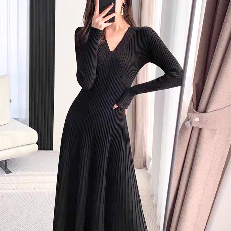 縦リブニットワンピース ブラック 上半身ディテール