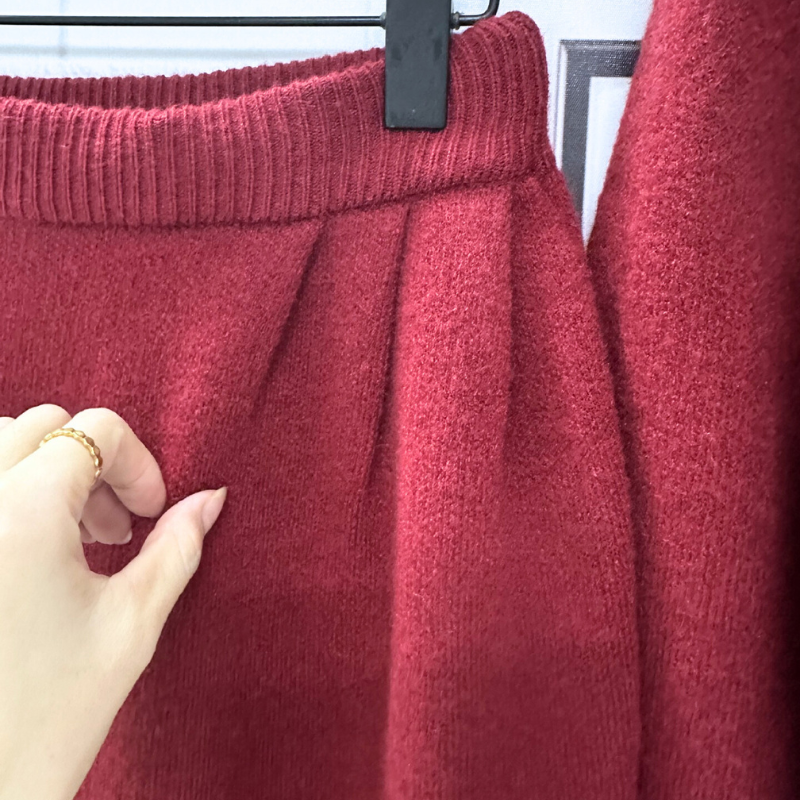 しなやかな落ち感のニットスカート 生地アップ