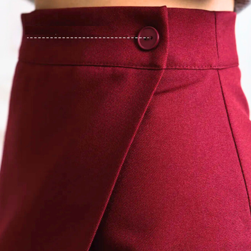 フロントボタンがアクセントのAラインスカート｜大人女子に似合うきれいめスタイル