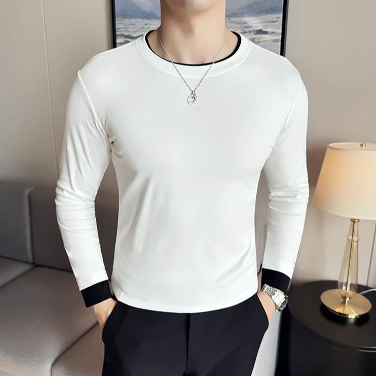 レイヤード風長袖Tシャツのホワイトの正面写真