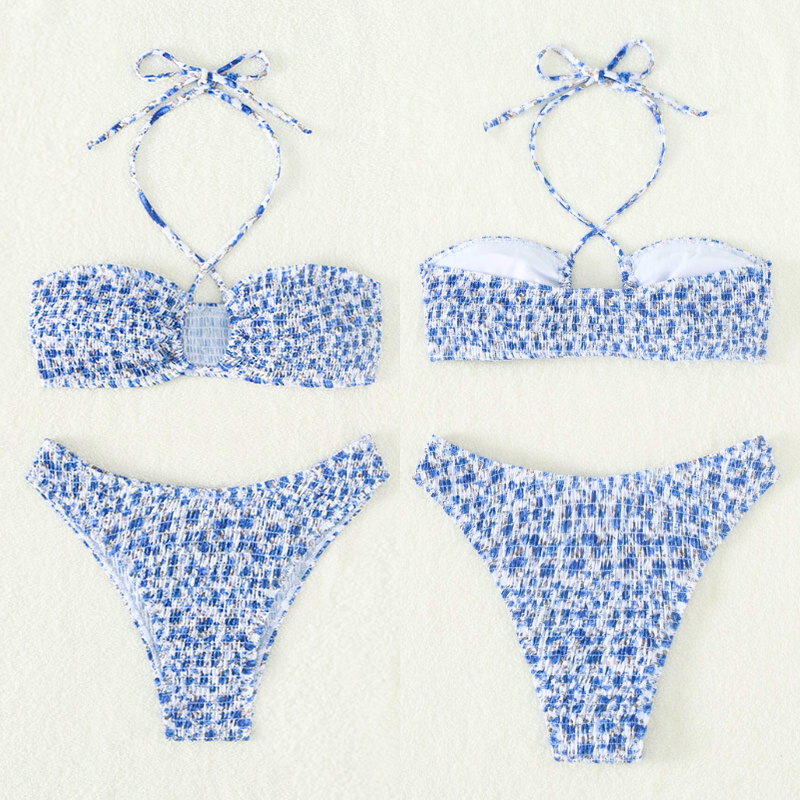 爽やかなブルーカラーのシャーリングバンドゥビキニセット