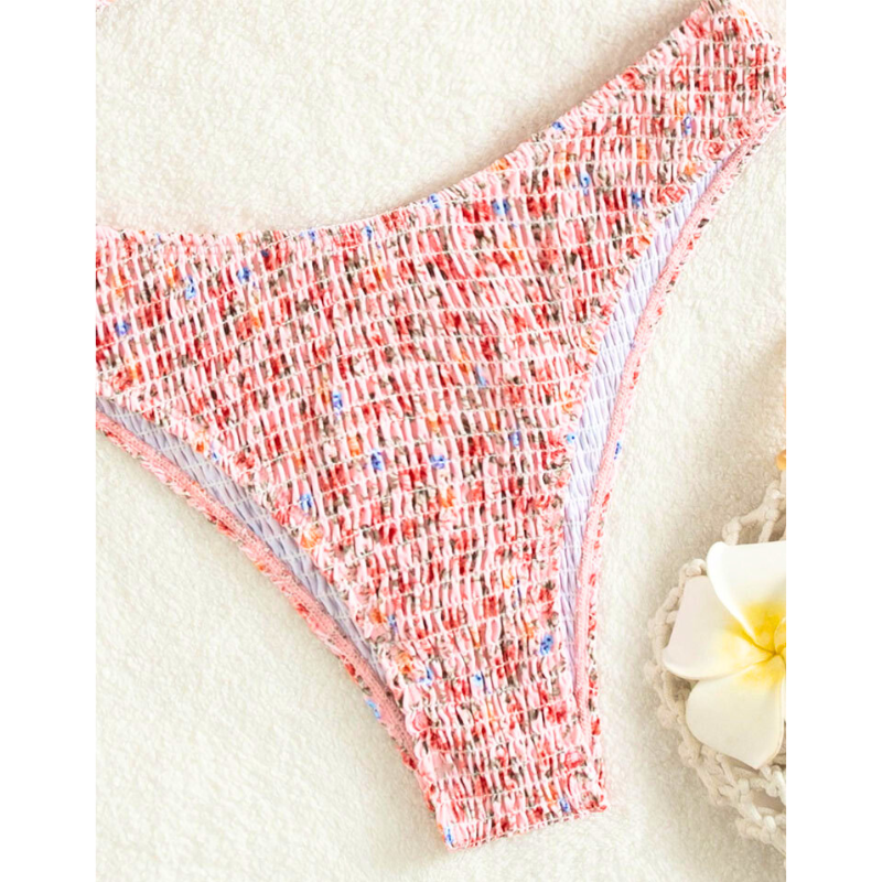 脚長見えするシャーリングビキニショーツのディテール