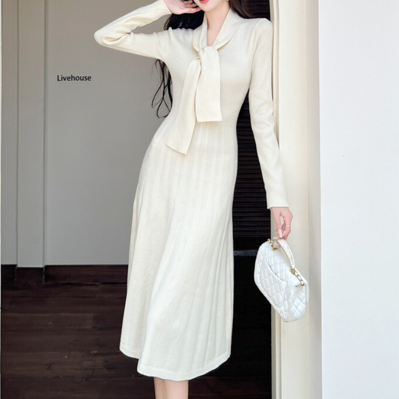 シンプルで上品なホワイトリボンタイワンピース｜彼女に着てほしい大人のデート服