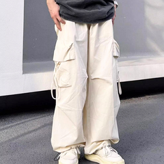 30代メンズにおすすめのベージュワイドカーゴパンツ 正面スタイル