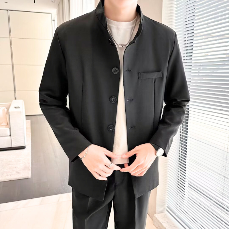 30代・40代メンズ向け春秋冬スタンドカラージャケットの胸元ディテール