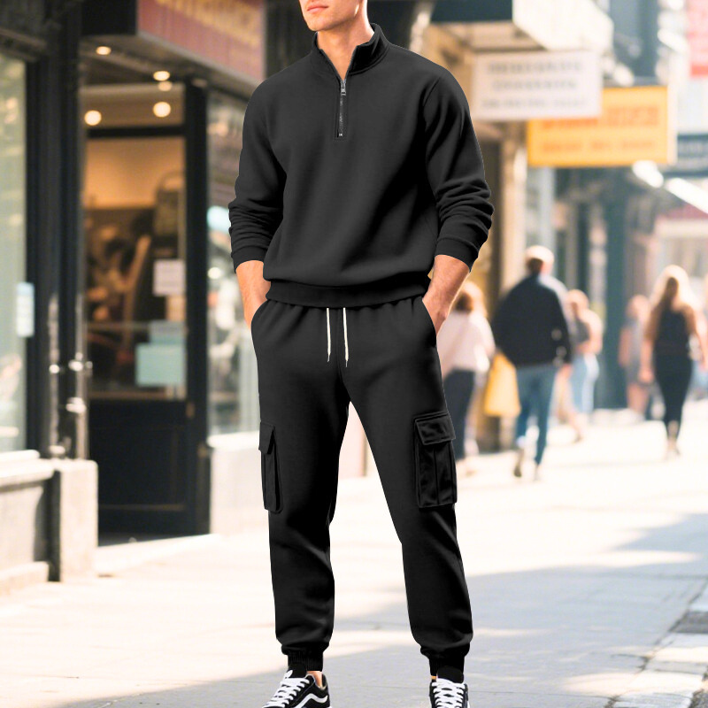 ブラックのスタンドカラースウェットセットアップ｜冬の大人メンズに似合う都会的モノトーン