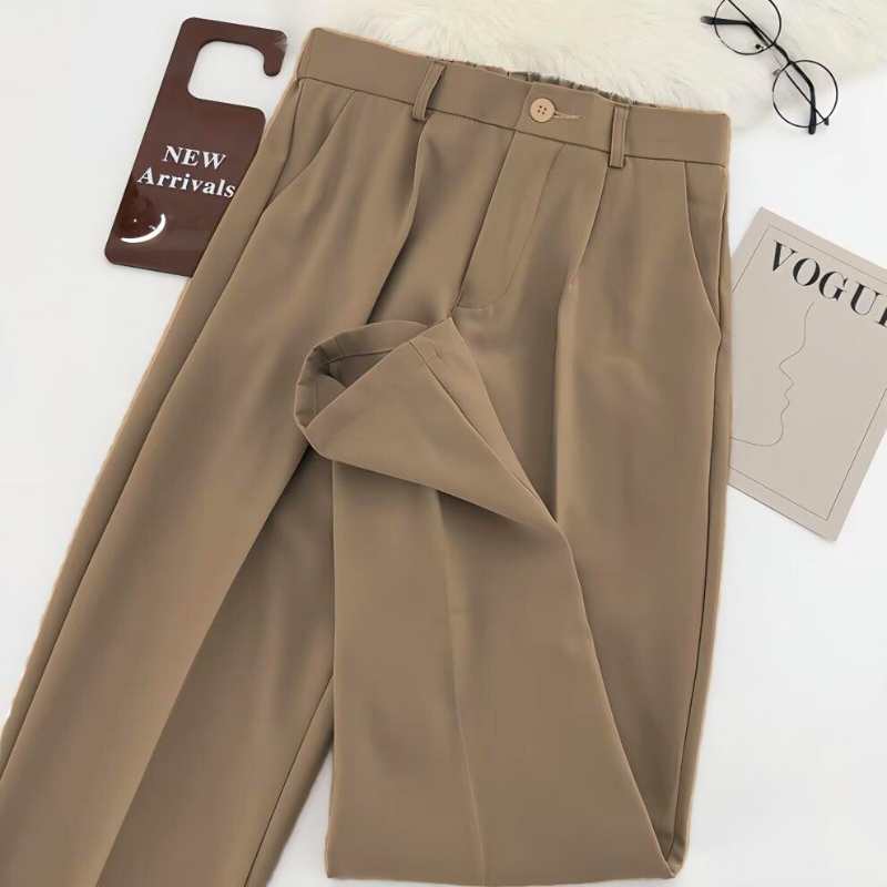 春夏メンズ向け テーパードパンツ ブラウンカラー 素材感とシルエット