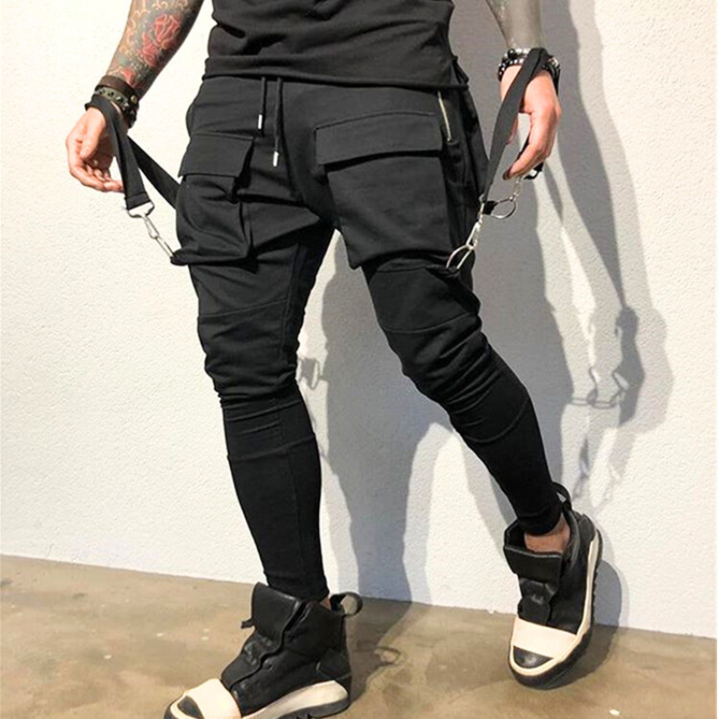 ブラックのカーゴジョガーパンツ 着用例（30代メンズ）