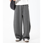 30代メンズに人気のチャコールグレーのワイドスウェットパンツ｜春秋に映える大人のリラックスボトム