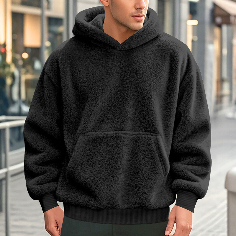 ブラックの両面フリースパーカー｜シックで落ち着いた大人の印象に