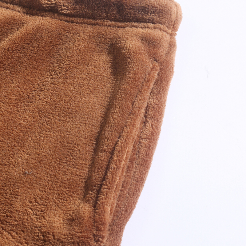 ブラウンフリースパンツのポケット部分｜柔らかな起毛素材が魅力