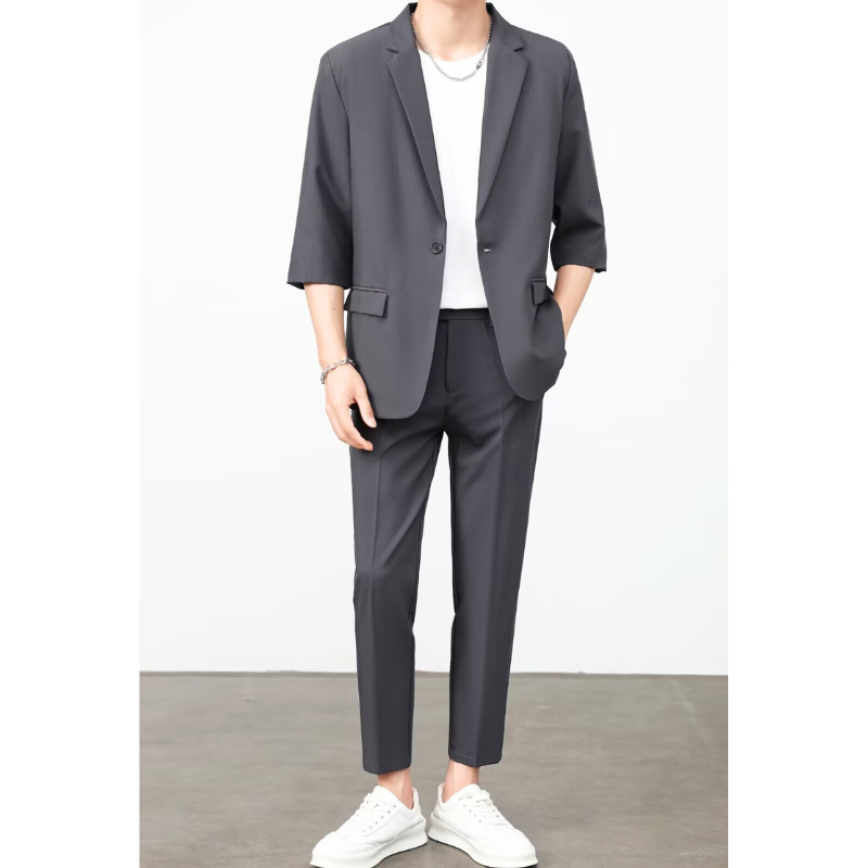 30代40代 メンズ 春夏セットアップ グレーカラーの全身スタイル