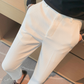 アイボリー系のワッフルパンツ｜30代40代の抜け感スタイルに