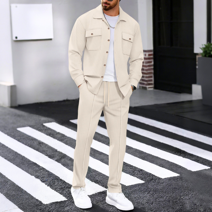 30代メンズにおすすめのアイボリーのワッフル素材セットアップ