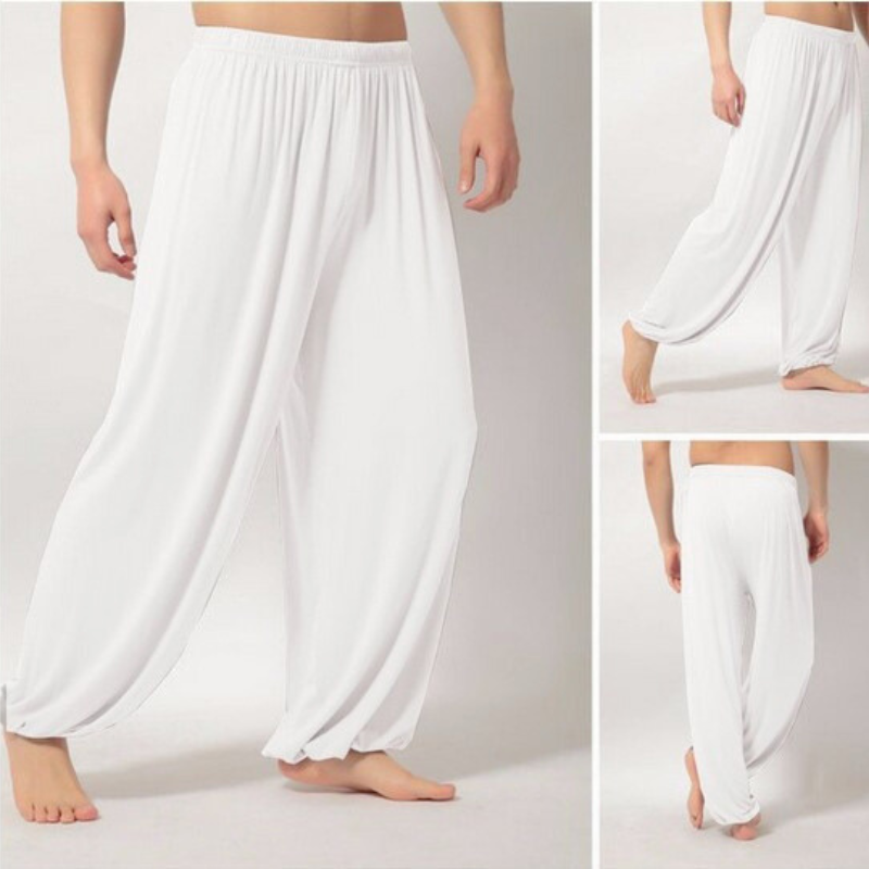 ジョガー風とろみイージーパンツ｜ホワイトの着用イメージ