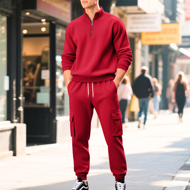 レッドのスタンドカラースウェットセットアップ｜アクセントカラーで差をつけるカジュアルコーデ