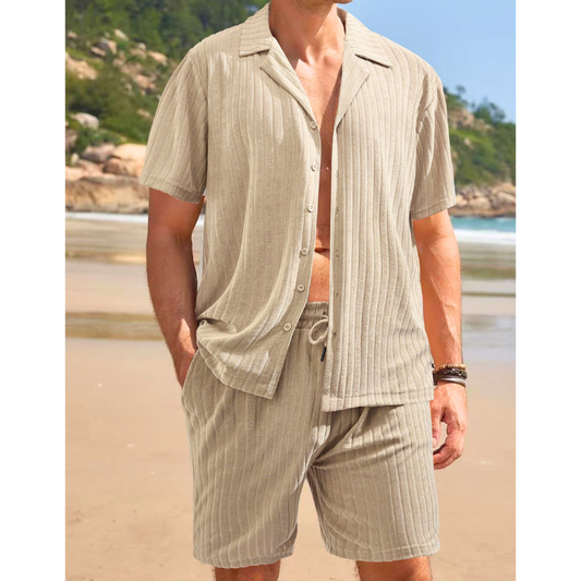 縦リブ開襟シャツ×ショートパンツセットアップ メンズ｜ベージュの着用イメージ