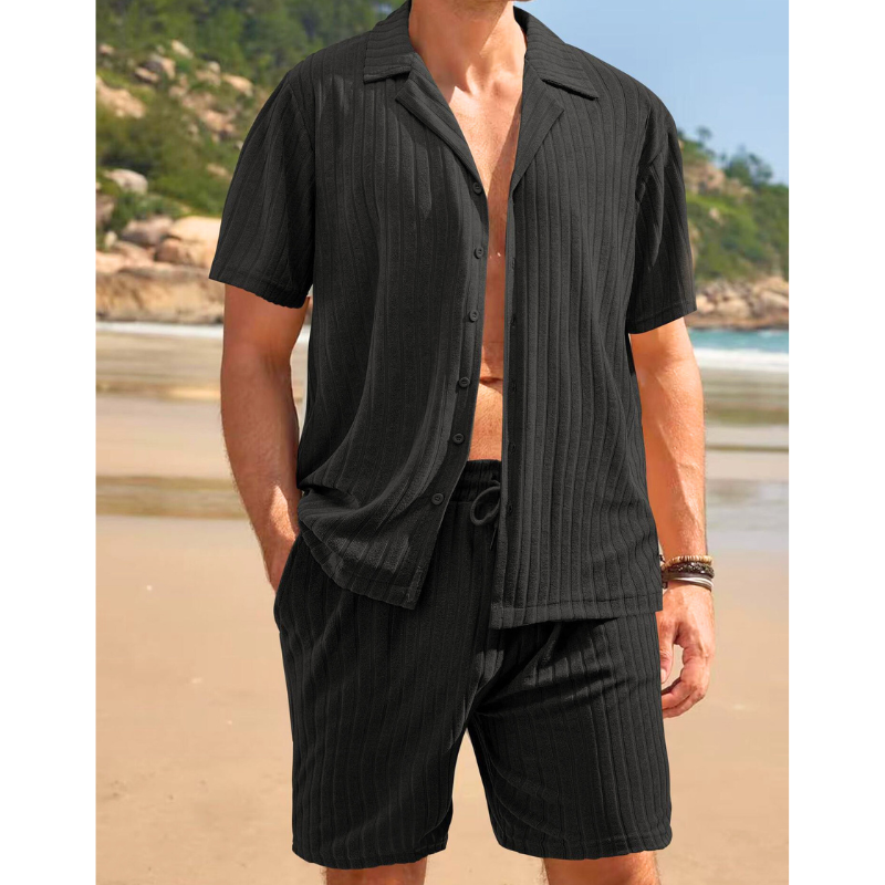 縦リブ開襟シャツ×ショートパンツセットアップ｜ブラックの着用イメージ
