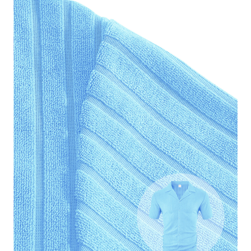 0代・40代メンズの夏に映える縦リブ素材｜ライトブルーの生地ディテール