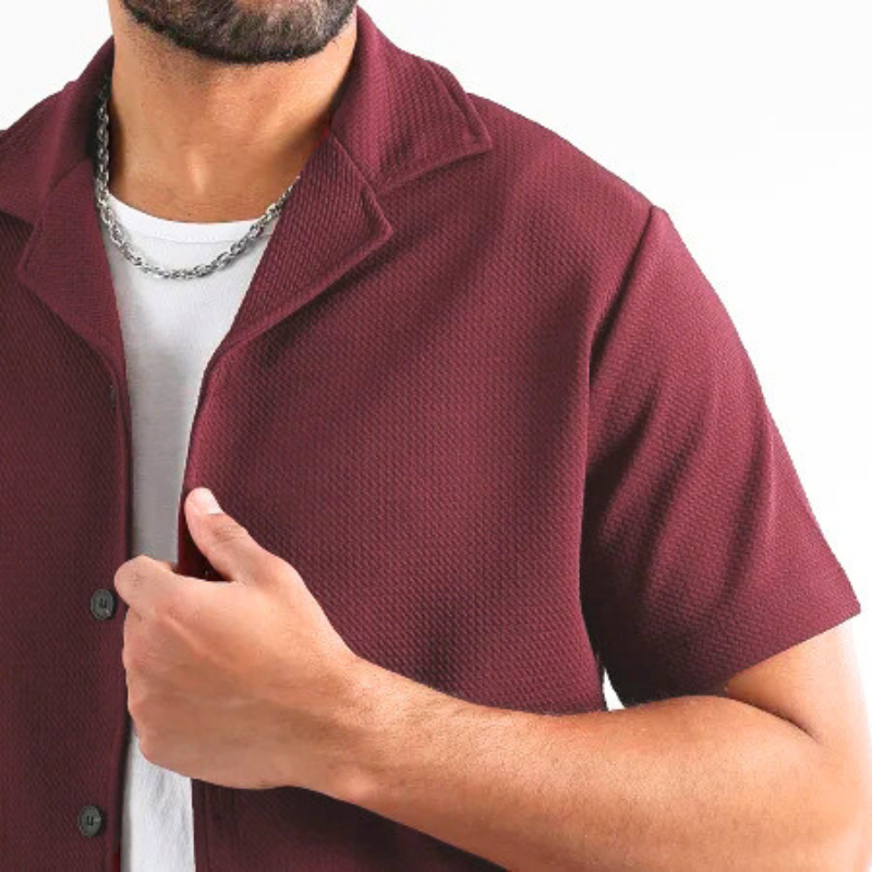 30代・40代メンズに似合うワッフル開襟セットアップ｜ワインの上半身