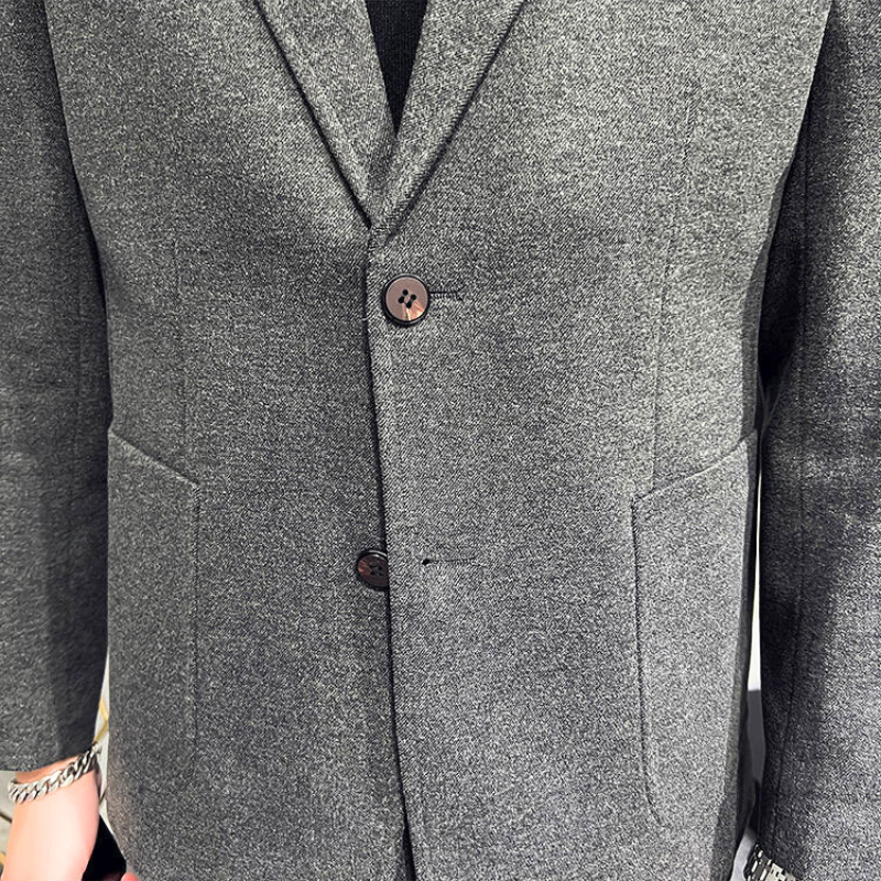 すっきりシルエットが魅力のテーラードジャケット 前面ディテールアップ