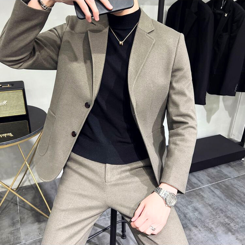 春秋冬の大人コーデに使えるスマートなセットアップスタイル 正面アップ