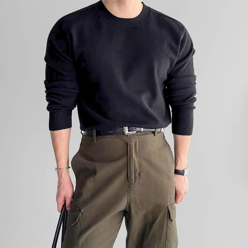 クルーネックニットプルオーバー メンズ｜ブラックの着用イメージ（上半身）