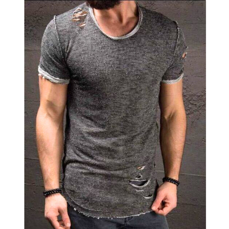 30代・40代メンズに似合うダメージ加工Tシャツ｜グレーの着用イメージ