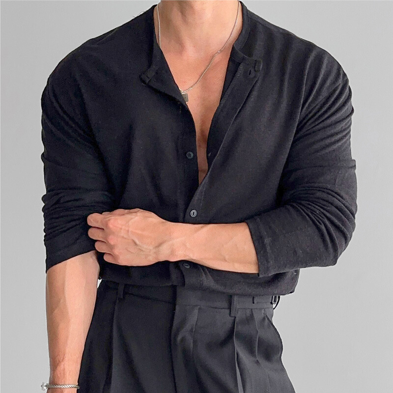 30代・40代メンズの大人コーデに合う薄手カーディガン｜ブラックの着用イメージ