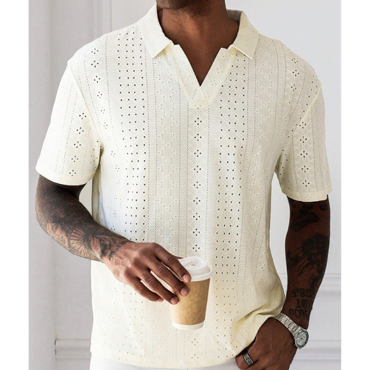 30代・40代メンズに似合う透かし編みニットポロ｜アイボリーの正面着用イメージ