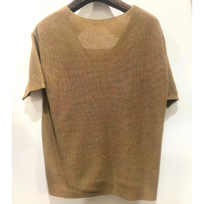 Vネックサマーニット（ブラウン）｜バックの全体シルエット