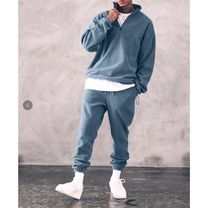 30代メンズに人気の春秋冬向けセットアップ。ベロア調のハーフジップ×ジョガーパンツで抜け感のある大人カジュアルに。