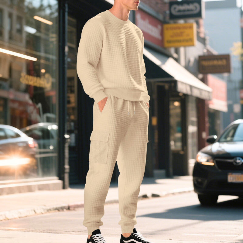 グレー・オリーブ・ベージュのカラーバリエーション｜落ち着いたトーンで大人コーデに最適