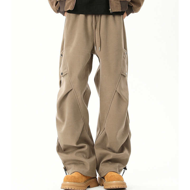 秋冬メンズワイドカーゴパンツ｜立体ラインが際立つベージュワイドシルエット（30代メンズに人気）