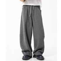 立体カーブ縫製で足元までゆったり見せる30代メンズ向けスウェットパンツ（グレー）