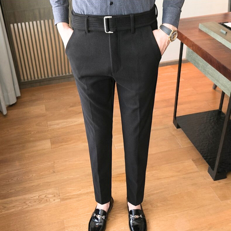 ウール見え厚手スラックス｜秋冬メンズテーパードパンツ（ブラック腰回り）