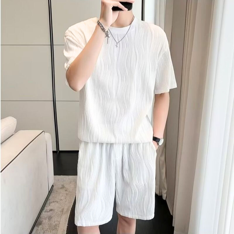 鏡越しショットでおしゃれ感UP