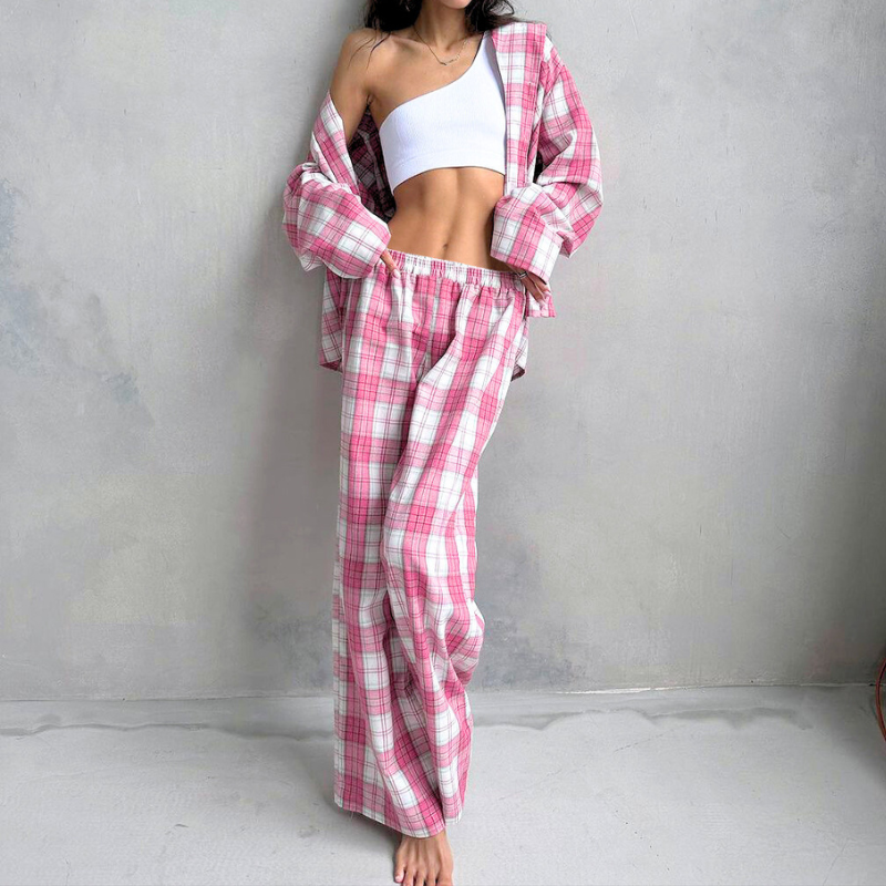 ピンクチェック柄シャツとロングパンツの男ウケルームウェア上下セット