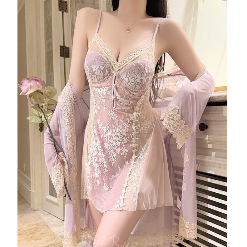 ピンクベロアベビードールとガウンのコーディネート画像