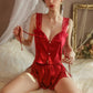 レッドサテンルームウェア。レースストラップが色っぽく映える人気アイテム。