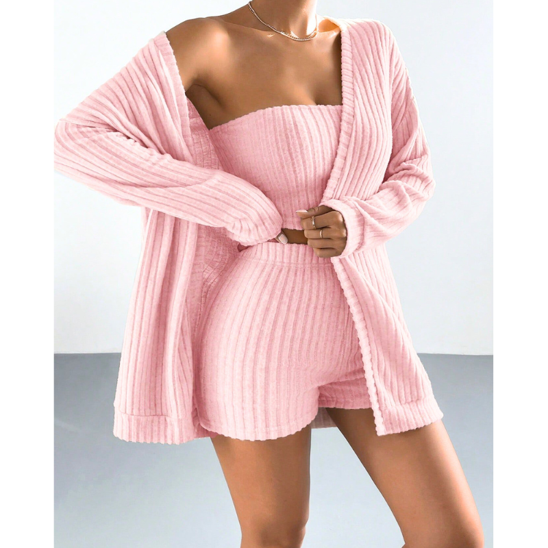 カーディガン付きリブ素材ルームウェアの男ウケコーデ