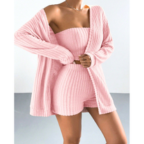 カーディガン付きリブ素材ルームウェアの男ウケコーデ