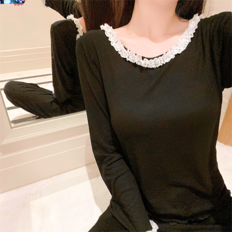 ブラックルームウェアを着た女性 前面デザイン 清楚と色気を両立