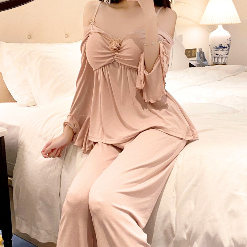 女性らしいシルエットを引き立てるルームウェアセット 部屋着