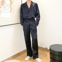 艶感サテン風セットアップ ブラックの正面全身コーデ