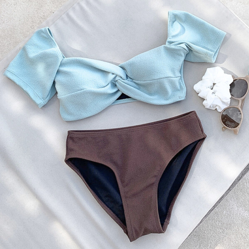 半袖ツイストトップビキニの正面デザイン