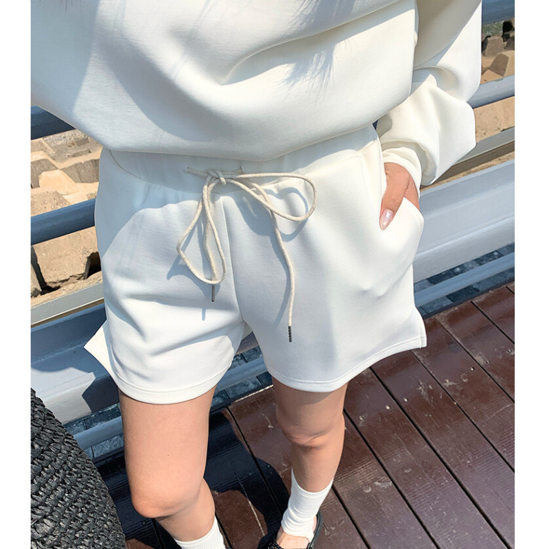 ショートパンツのウエスト紐アップ（アイボリー・リボン）