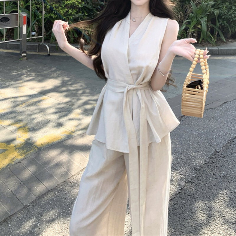 夏の街歩きにぴったりなナチュラルカラーコーデ