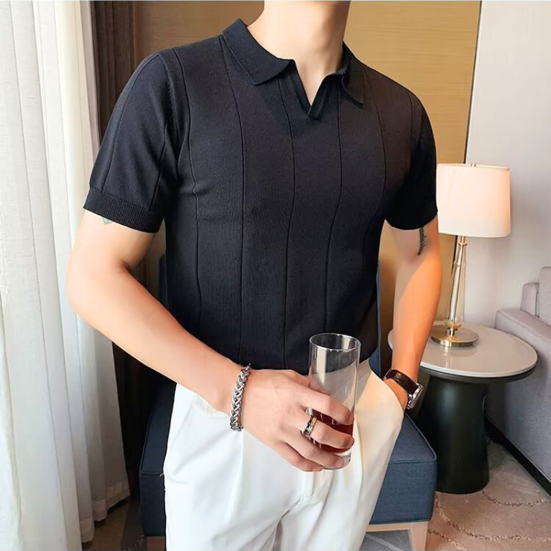ブラックカラーでスタイリッシュにまとめたモノトーンコーデ